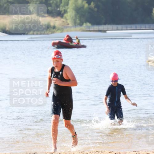 01.09.2024 - 17. Tribühne Triathlon Luisa Fischer http://msf.ph/oto/6925370 01.09.2024 10:31:10 Schwimmen 204, 217 meine-sportfotos.de