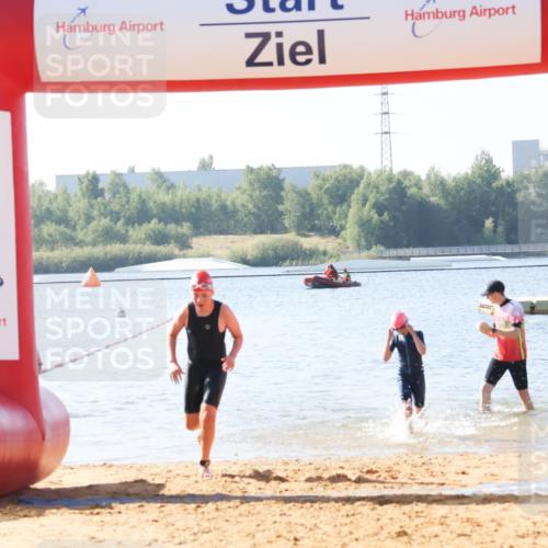 01.09.2024 - 17. Tribühne Triathlon Luisa Fischer http://msf.ph/oto/6925378 01.09.2024 10:31:12 Schwimmen 204, 217 meine-sportfotos.de