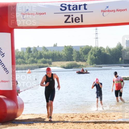 01.09.2024 - 17. Tribühne Triathlon Luisa Fischer http://msf.ph/oto/6925381 01.09.2024 10:31:12 Schwimmen 204, 217 meine-sportfotos.de
