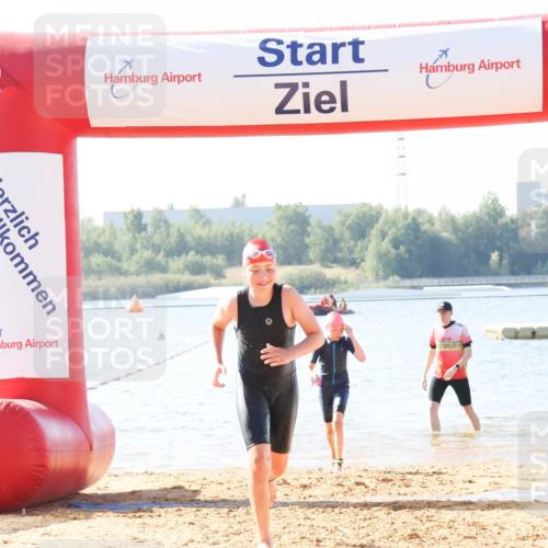 01.09.2024 - 17. Tribühne Triathlon Luisa Fischer http://msf.ph/oto/6925387 01.09.2024 10:31:14 Schwimmen 204, 217 meine-sportfotos.de