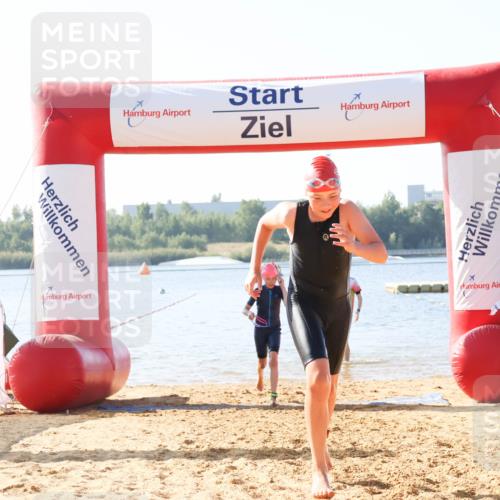 01.09.2024 - 17. Tribühne Triathlon Luisa Fischer http://msf.ph/oto/6925392 01.09.2024 10:31:15 Schwimmen 204, 217 meine-sportfotos.de