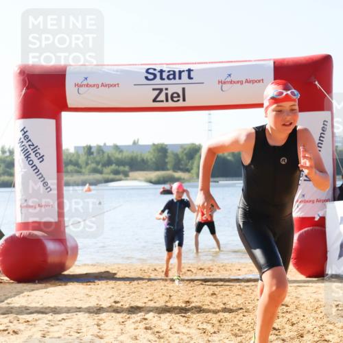 01.09.2024 - 17. Tribühne Triathlon Luisa Fischer http://msf.ph/oto/6925395 01.09.2024 10:31:16 Schwimmen 204, 217 meine-sportfotos.de