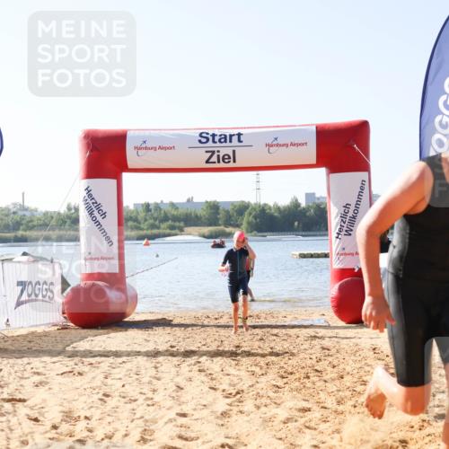 01.09.2024 - 17. Tribühne Triathlon Luisa Fischer http://msf.ph/oto/6925397 01.09.2024 10:31:16 Schwimmen 204, 217 meine-sportfotos.de