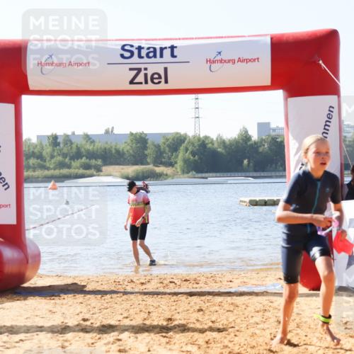 01.09.2024 - 17. Tribühne Triathlon Luisa Fischer http://msf.ph/oto/6925406 01.09.2024 10:31:18 Schwimmen 204, 217 meine-sportfotos.de