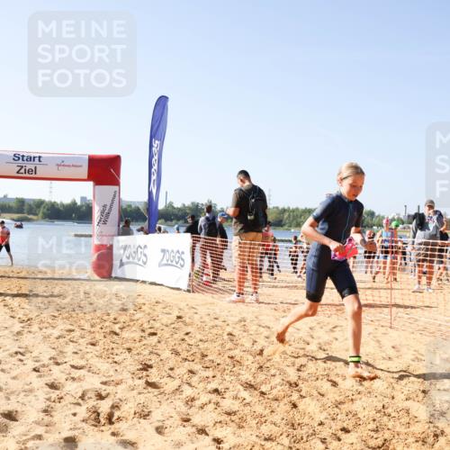 01.09.2024 - 17. Tribühne Triathlon Luisa Fischer http://msf.ph/oto/6925411 01.09.2024 10:31:20 Schwimmen 204, 217 meine-sportfotos.de