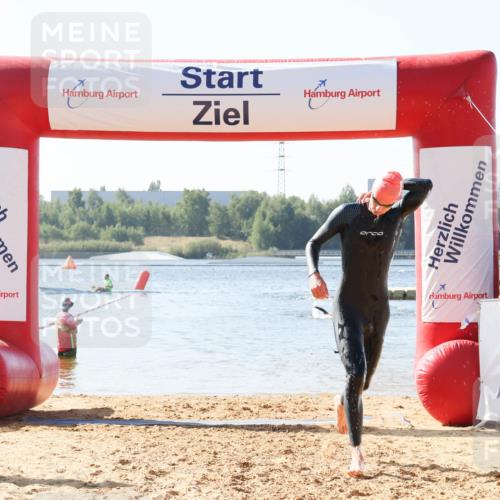 01.09.2024 - 17. Tribühne Triathlon Luisa Fischer http://msf.ph/oto/6925418 01.09.2024 10:47:59 Schwimmen 317 meine-sportfotos.de