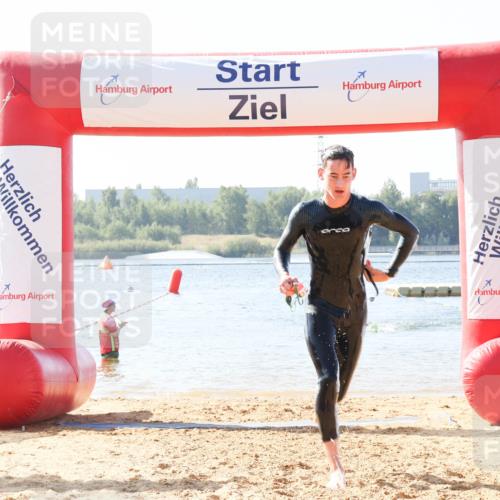 01.09.2024 - 17. Tribühne Triathlon Luisa Fischer http://msf.ph/oto/6925440 01.09.2024 10:48:22 Schwimmen 361 meine-sportfotos.de