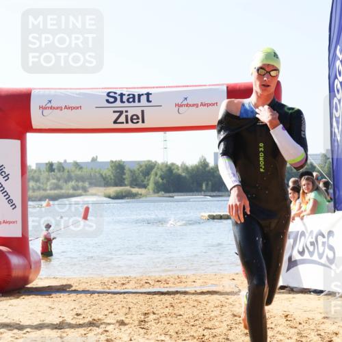 01.09.2024 - 17. Tribühne Triathlon Luisa Fischer http://msf.ph/oto/6925460 01.09.2024 10:48:38 Schwimmen 338 meine-sportfotos.de