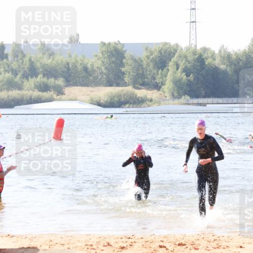 01.09.2024 - 17. Tribühne Triathlon Luisa Fischer http://msf.ph/oto/6925468 01.09.2024 10:49:04 Schwimmen 325, 343, 370 meine-sportfotos.de