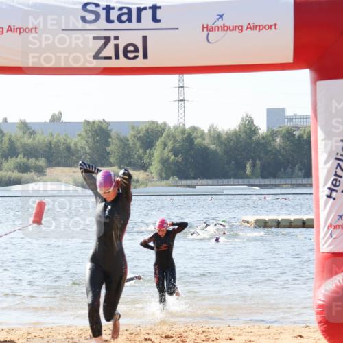 01.09.2024 - 17. Tribühne Triathlon Luisa Fischer http://msf.ph/oto/6925473 01.09.2024 10:49:06 Schwimmen 325, 343, 370 meine-sportfotos.de