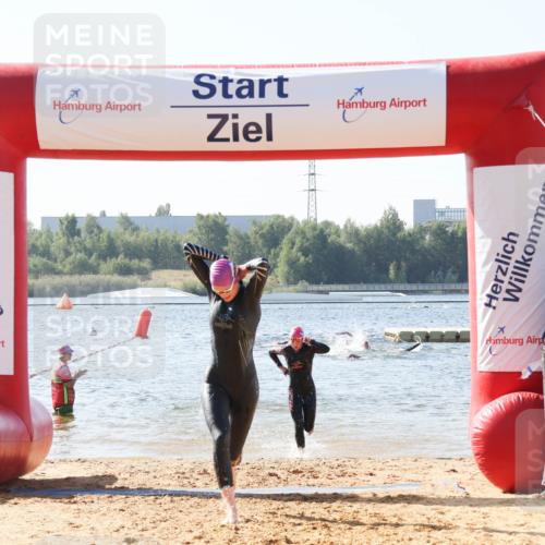 01.09.2024 - 17. Tribühne Triathlon Luisa Fischer http://msf.ph/oto/6925476 01.09.2024 10:49:07 Schwimmen 325, 343, 370 meine-sportfotos.de