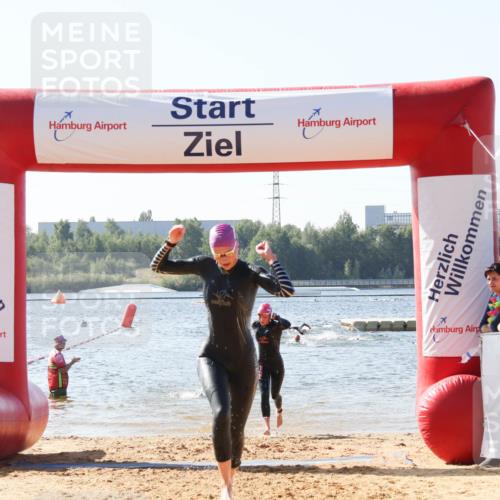01.09.2024 - 17. Tribühne Triathlon Luisa Fischer http://msf.ph/oto/6925478 01.09.2024 10:49:07 Schwimmen 325, 343, 370 meine-sportfotos.de