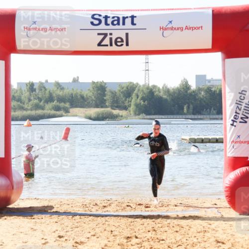 01.09.2024 - 17. Tribühne Triathlon Luisa Fischer http://msf.ph/oto/6925499 01.09.2024 10:49:12 Schwimmen 325, 343, 370 meine-sportfotos.de