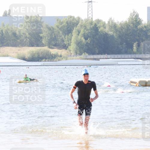 01.09.2024 - 17. Tribühne Triathlon Luisa Fischer http://msf.ph/oto/6925611 01.09.2024 10:50:01 Schwimmen 397 meine-sportfotos.de