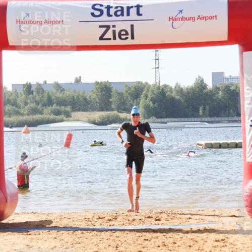 01.09.2024 - 17. Tribühne Triathlon Luisa Fischer http://msf.ph/oto/6925617 01.09.2024 10:50:04 Schwimmen 397 meine-sportfotos.de