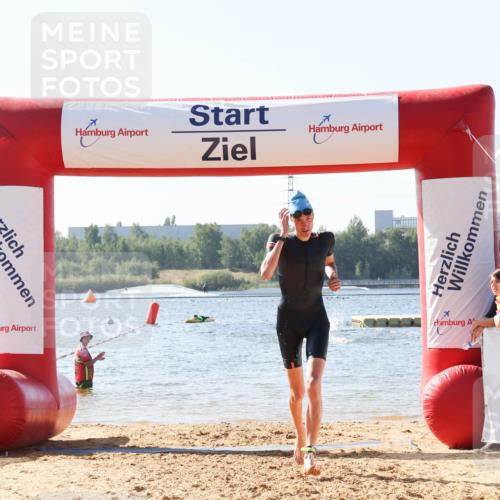 01.09.2024 - 17. Tribühne Triathlon Luisa Fischer http://msf.ph/oto/6925627 01.09.2024 10:50:07 Schwimmen 397 meine-sportfotos.de