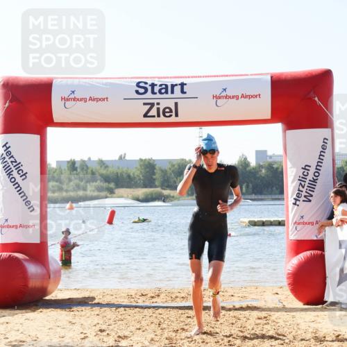 01.09.2024 - 17. Tribühne Triathlon Luisa Fischer http://msf.ph/oto/6925629 01.09.2024 10:50:07 Schwimmen 397 meine-sportfotos.de