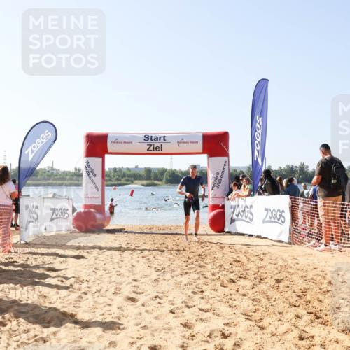 01.09.2024 - 17. Tribühne Triathlon Luisa Fischer http://msf.ph/oto/6925726 01.09.2024 10:50:52 Schwimmen 320, 396 meine-sportfotos.de