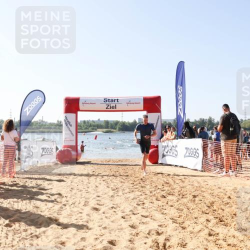 01.09.2024 - 17. Tribühne Triathlon Luisa Fischer http://msf.ph/oto/6925728 01.09.2024 10:50:53 Schwimmen 320, 396 meine-sportfotos.de