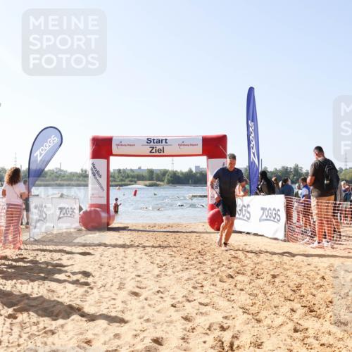 01.09.2024 - 17. Tribühne Triathlon Luisa Fischer http://msf.ph/oto/6925730 01.09.2024 10:50:53 Schwimmen 320, 396 meine-sportfotos.de