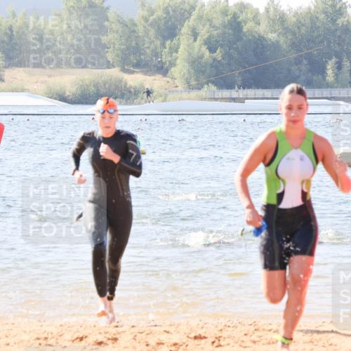 01.09.2024 - 17. Tribühne Triathlon Luisa Fischer http://msf.ph/oto/6925794 01.09.2024 10:51:22 Schwimmen 340, 357 meine-sportfotos.de