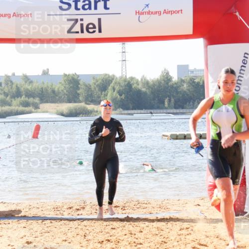 01.09.2024 - 17. Tribühne Triathlon Luisa Fischer http://msf.ph/oto/6925801 01.09.2024 10:51:24 Schwimmen 340, 357, 438 meine-sportfotos.de