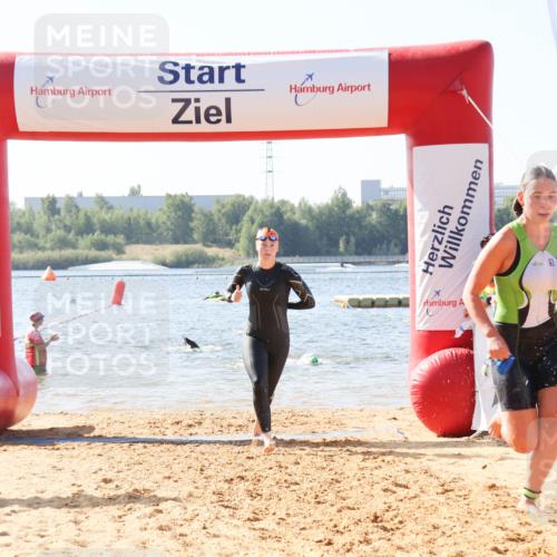 01.09.2024 - 17. Tribühne Triathlon Luisa Fischer http://msf.ph/oto/6925802 01.09.2024 10:51:24 Schwimmen 340, 357, 438 meine-sportfotos.de