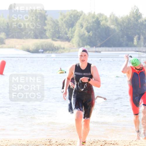 01.09.2024 - 17. Tribühne Triathlon Luisa Fischer http://msf.ph/oto/6925824 01.09.2024 10:51:32 Schwimmen 340, 346, 357, 388, 438 meine-sportfotos.de
