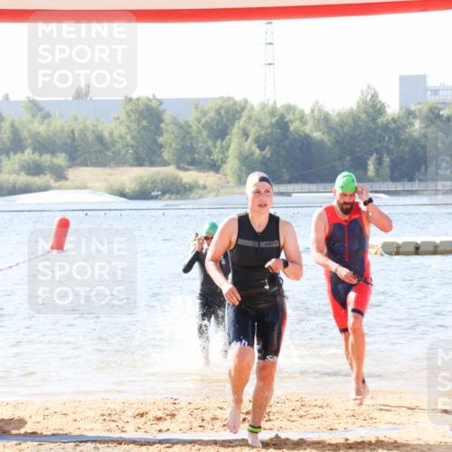 01.09.2024 - 17. Tribühne Triathlon Luisa Fischer http://msf.ph/oto/6925827 01.09.2024 10:51:33 Schwimmen 346, 357, 388, 438 meine-sportfotos.de