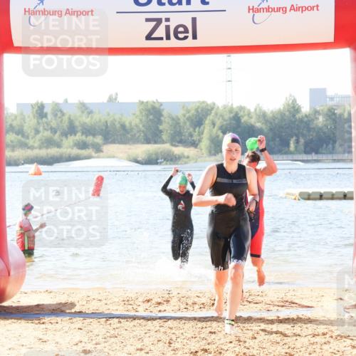 01.09.2024 - 17. Tribühne Triathlon Luisa Fischer http://msf.ph/oto/6925828 01.09.2024 10:51:33 Schwimmen 346, 357, 388, 438 meine-sportfotos.de