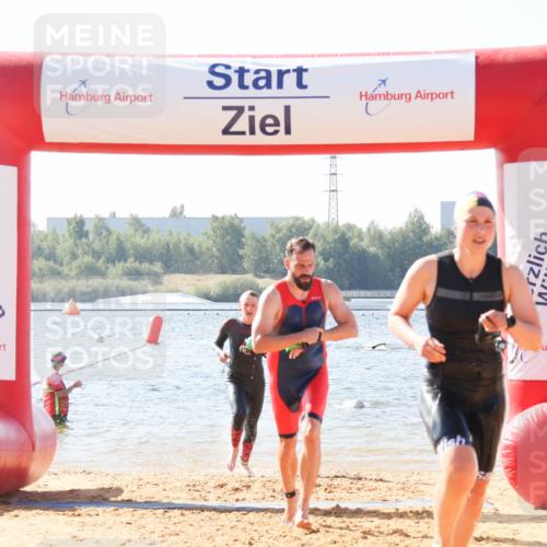01.09.2024 - 17. Tribühne Triathlon Luisa Fischer http://msf.ph/oto/6925837 01.09.2024 10:51:35 Schwimmen 346, 388, 438 meine-sportfotos.de