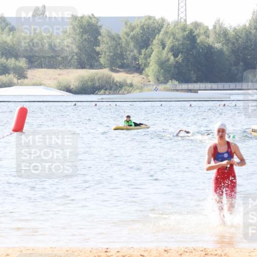 01.09.2024 - 17. Tribühne Triathlon Luisa Fischer http://msf.ph/oto/6925861 01.09.2024 10:51:43 Schwimmen 346, 367, 388 meine-sportfotos.de