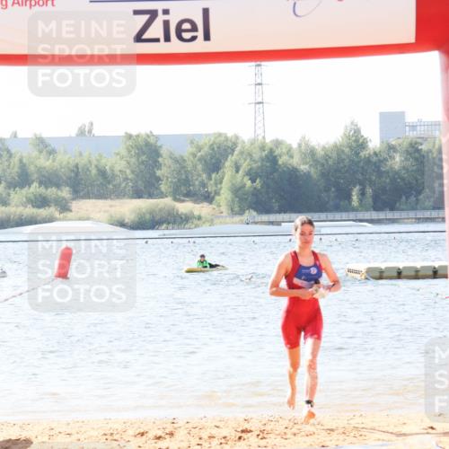 01.09.2024 - 17. Tribühne Triathlon Luisa Fischer http://msf.ph/oto/6925868 01.09.2024 10:51:45 Schwimmen 346, 367 meine-sportfotos.de