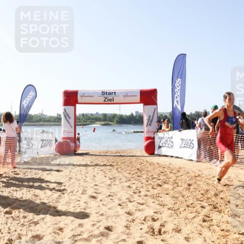 01.09.2024 - 17. Tribühne Triathlon Luisa Fischer http://msf.ph/oto/6925883 01.09.2024 10:51:48 Schwimmen 367 meine-sportfotos.de