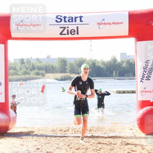 01.09.2024 - 17. Tribühne Triathlon Luisa Fischer http://msf.ph/oto/6925914 01.09.2024 10:52:25 Schwimmen 318, 331, 379, 432 meine-sportfotos.de