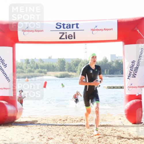 01.09.2024 - 17. Tribühne Triathlon Luisa Fischer http://msf.ph/oto/6925915 01.09.2024 10:52:25 Schwimmen 318, 331, 379, 432 meine-sportfotos.de