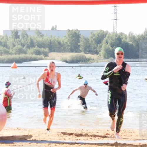 01.09.2024 - 17. Tribühne Triathlon Luisa Fischer http://msf.ph/oto/6925929 01.09.2024 10:52:30 Schwimmen 318, 331, 341, 379, 432 meine-sportfotos.de