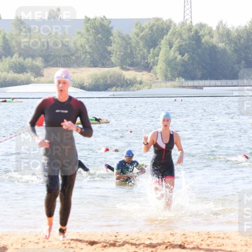 01.09.2024 - 17. Tribühne Triathlon Luisa Fischer http://msf.ph/oto/6925987 01.09.2024 10:53:52 Schwimmen 335, 428 meine-sportfotos.de