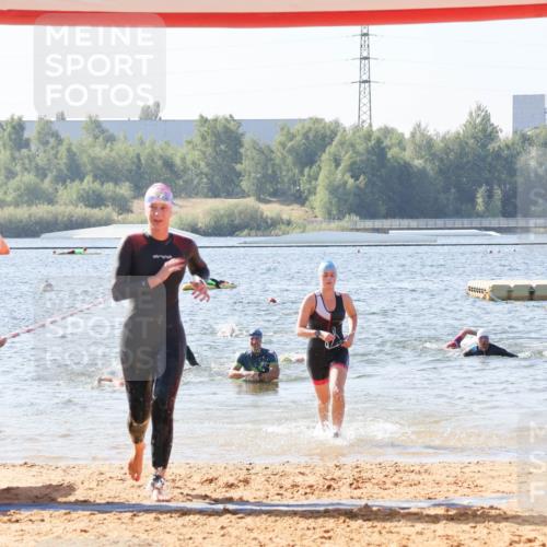 01.09.2024 - 17. Tribühne Triathlon Luisa Fischer http://msf.ph/oto/6925989 01.09.2024 10:53:52 Schwimmen 335, 428 meine-sportfotos.de