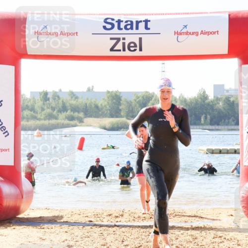 01.09.2024 - 17. Tribühne Triathlon Luisa Fischer http://msf.ph/oto/6925999 01.09.2024 10:53:55 Schwimmen 335, 348, 423, 428 meine-sportfotos.de