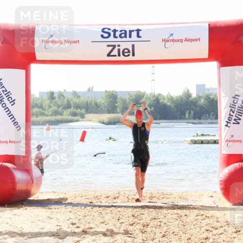 01.09.2024 - 17. Tribühne Triathlon Luisa Fischer http://msf.ph/oto/6926105 01.09.2024 10:54:21 Schwimmen 336, 446 meine-sportfotos.de