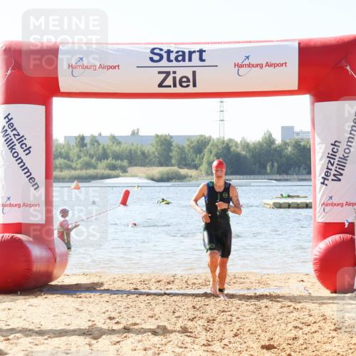 01.09.2024 - 17. Tribühne Triathlon Luisa Fischer http://msf.ph/oto/6926108 01.09.2024 10:54:22 Schwimmen 446 meine-sportfotos.de