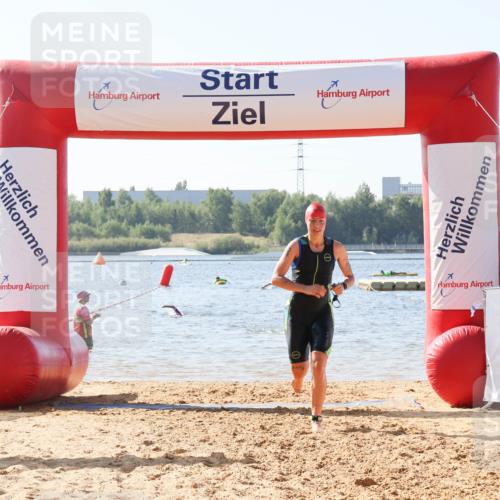 01.09.2024 - 17. Tribühne Triathlon Luisa Fischer http://msf.ph/oto/6926111 01.09.2024 10:54:22 Schwimmen 446 meine-sportfotos.de