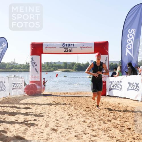 01.09.2024 - 17. Tribühne Triathlon Luisa Fischer http://msf.ph/oto/6926115 01.09.2024 10:54:24 Schwimmen 446 meine-sportfotos.de