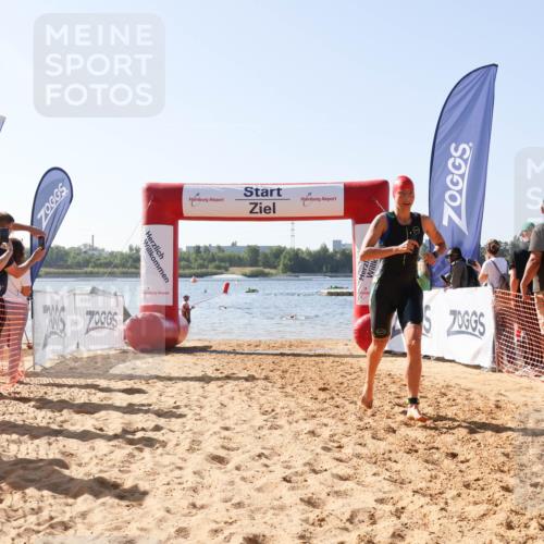 01.09.2024 - 17. Tribühne Triathlon Luisa Fischer http://msf.ph/oto/6926118 01.09.2024 10:54:24 Schwimmen 446 meine-sportfotos.de