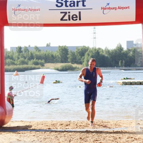 01.09.2024 - 17. Tribühne Triathlon Luisa Fischer http://msf.ph/oto/6926139 01.09.2024 10:54:35 Schwimmen 409 meine-sportfotos.de