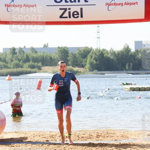 01.09.2024 - 17. Tribühne Triathlon Luisa Fischer http://msf.ph/oto/6926168 01.09.2024 10:54:51 Schwimmen 430 meine-sportfotos.de