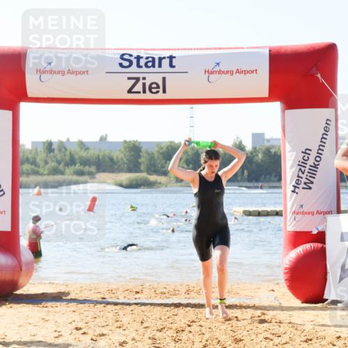 01.09.2024 - 17. Tribühne Triathlon Luisa Fischer http://msf.ph/oto/6926228 01.09.2024 10:55:30 Schwimmen 363, 406, 413 meine-sportfotos.de