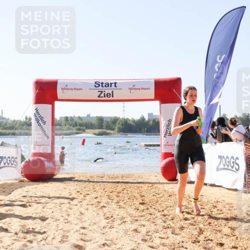 01.09.2024 - 17. Tribühne Triathlon Luisa Fischer http://msf.ph/oto/6926234 01.09.2024 10:55:32 Schwimmen 363, 406 meine-sportfotos.de