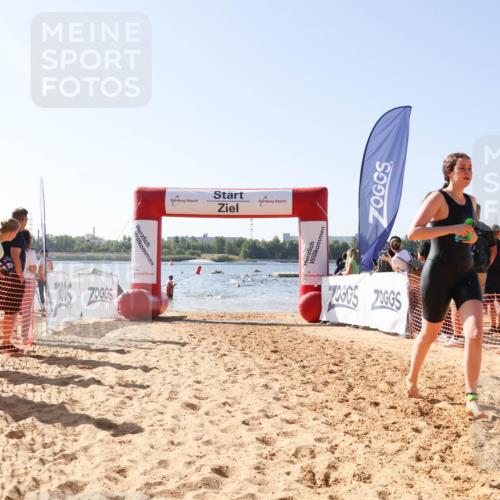 01.09.2024 - 17. Tribühne Triathlon Luisa Fischer http://msf.ph/oto/6926236 01.09.2024 10:55:33 Schwimmen 363, 406, 433 meine-sportfotos.de